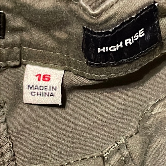 Supplies by Union Bay Skinny Jeans - Picture 6 of 9